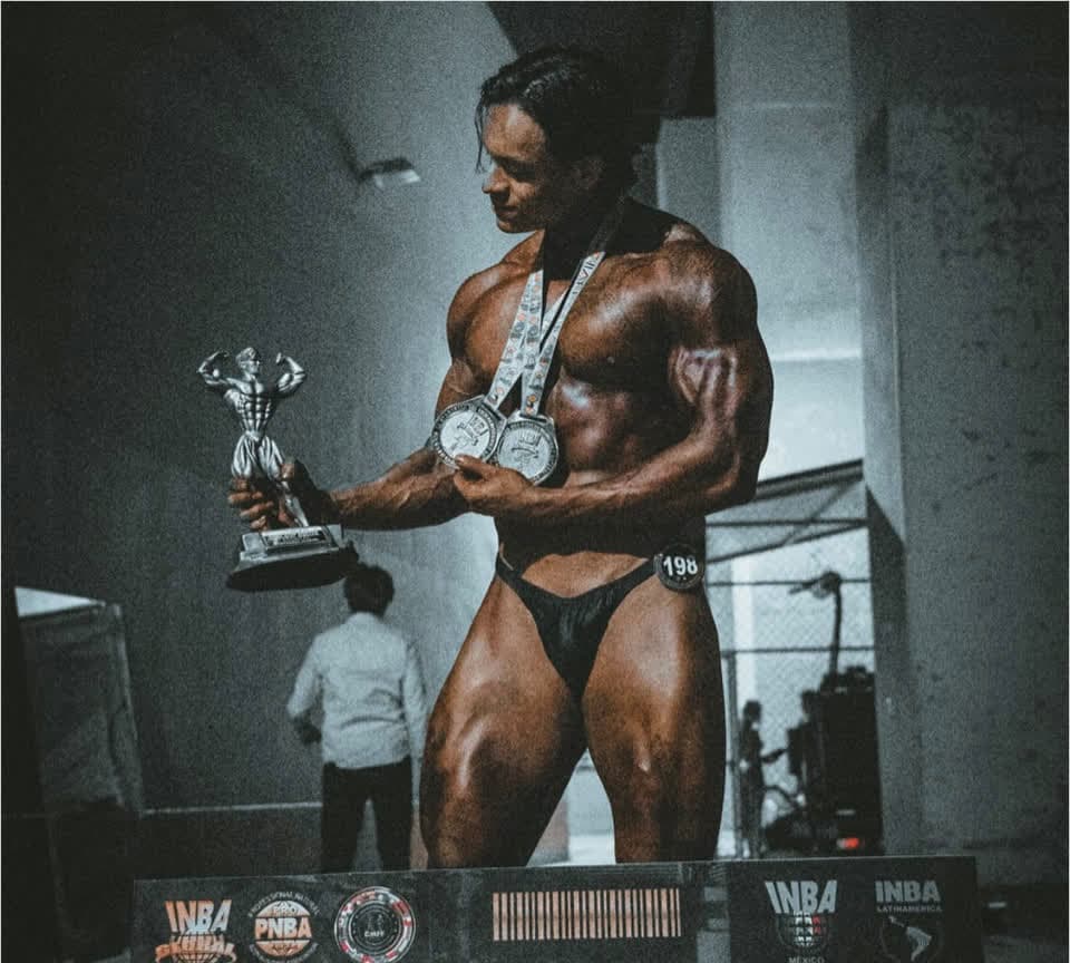 Carlo Gómez, coach y competidor Natural Olympia INBA 2023